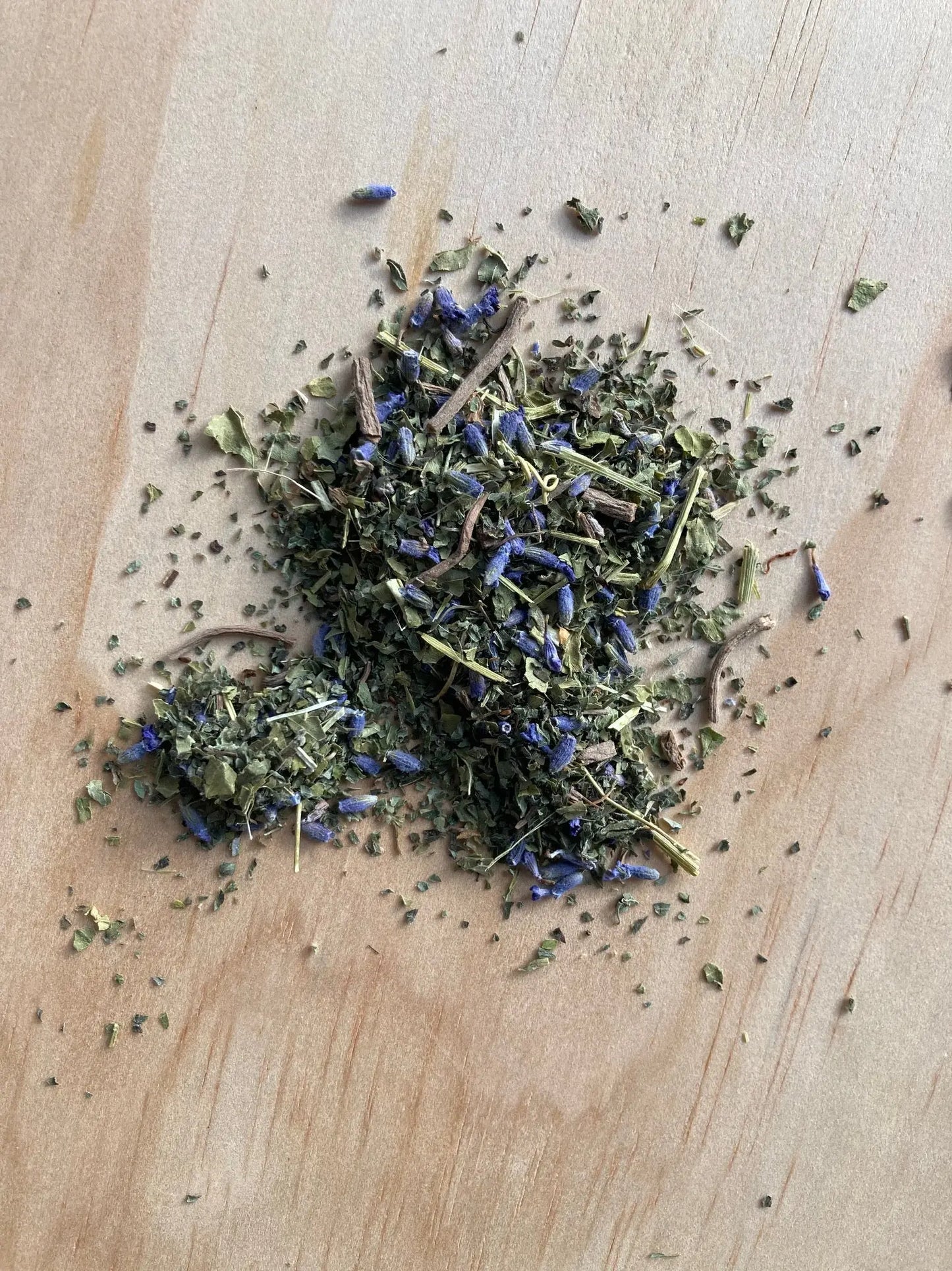 Lemon balm, Lavender, Valerian and Passionflower. Blended in NZ